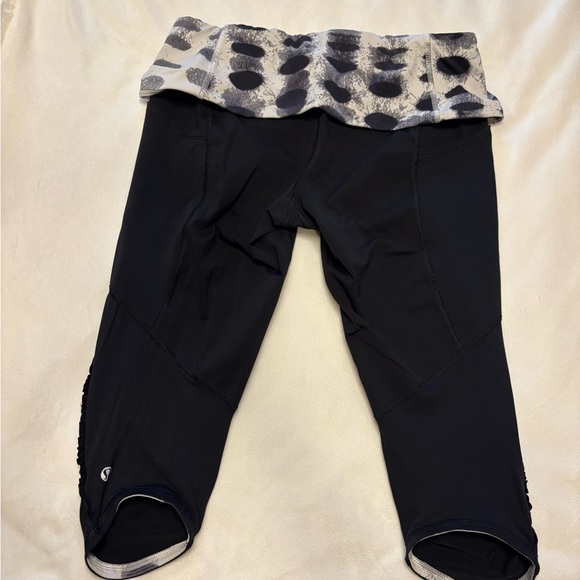 lululemon athletica Black Capris - Picture 5 of 9